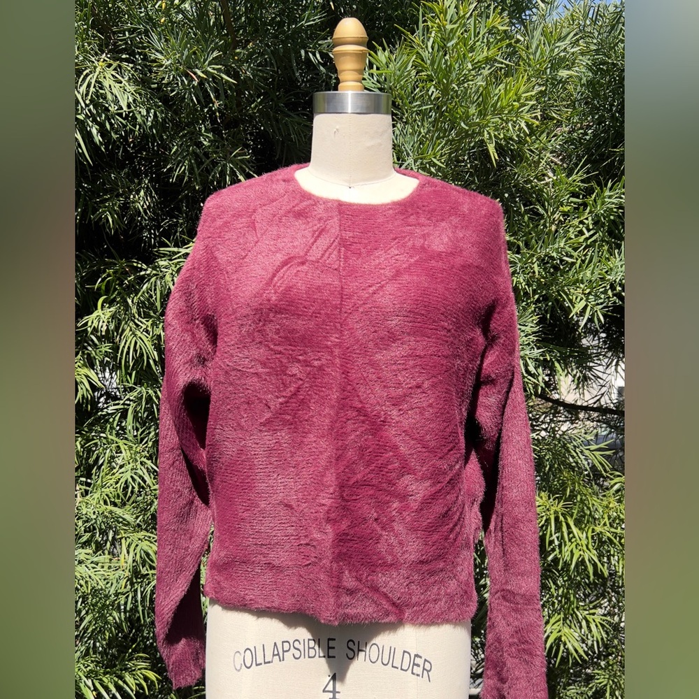 SHEIKE: Women's eggplant Burgundy Sweater, size large